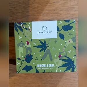 The Body Shop Skincare & Chill CBD Gift Set - Green